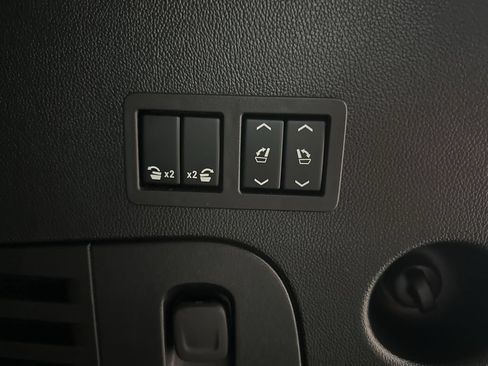 Used 2020 Chevrolet Tahoe Premier AWD/4WD image 37