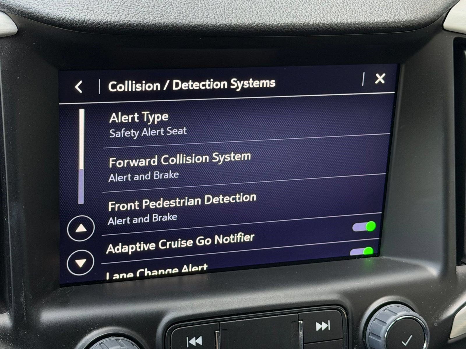 Used 2024 GMC Terrain SLT w/ Infotainment Package II AWD/4WD image 26