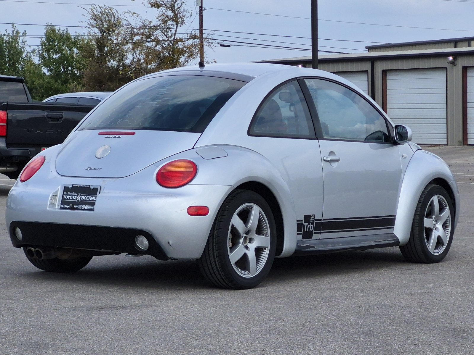 Used 2002 Volkswagen Beetle Sport FWD image 5