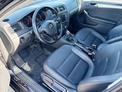 Used 2017 Volkswagen Jetta SE image 22