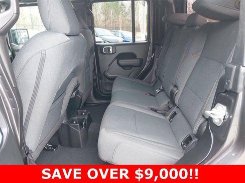 New 2025 Jeep Gladiator Sport image 14