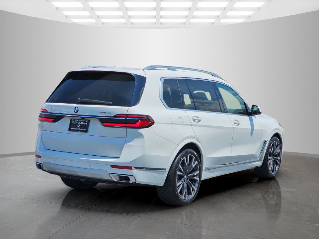 Used 2027 BMW X7 xDrive40i AWD/4WD image 6