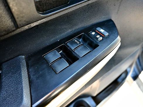 Used 2017 Toyota Tundra SR5 image 16