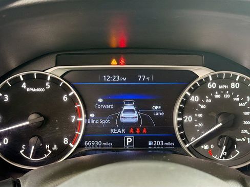 Used 2024 Nissan Altima 2.5 SV FWD image 14