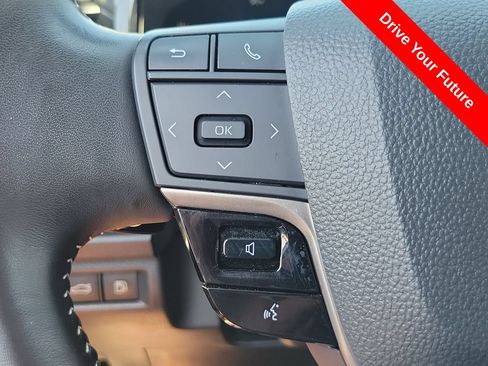 Used 2025 Toyota Camry SE FWD image 5