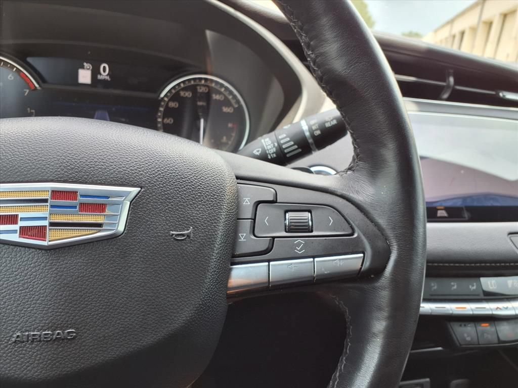 Used 2022 Cadillac XT4 Luxury w/ Cold Weather Package FWD image 27