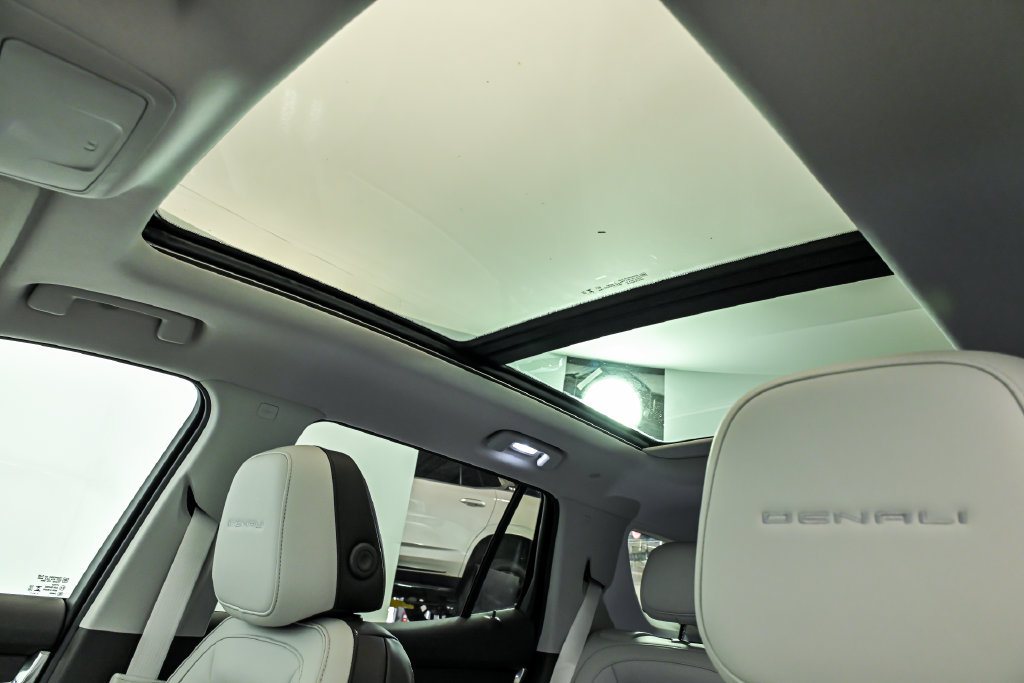 New 2027 GMC Terrain Denali w/ LPO, Floor Liner Package AWD/4WD image 9