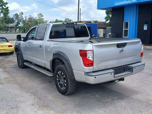 Used 2017 Nissan Titan SL RWD image 4