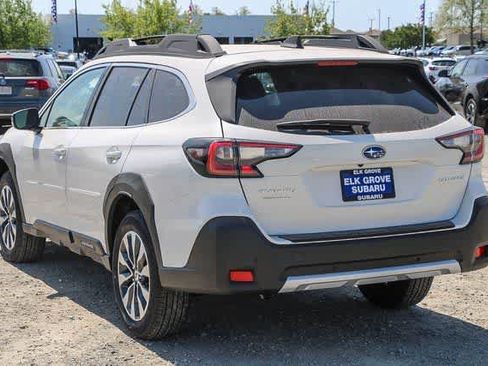 Used 2025 Subaru Outback Limited AWD/4WD image 2