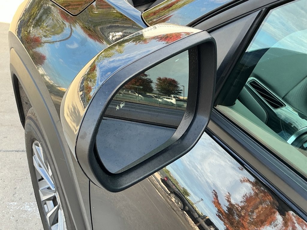 Used 2025 Chevrolet Equinox LT FWD image 7