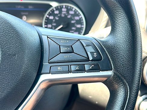 Used 2025 Nissan Sentra SV FWD image 28