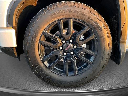 Used 2023 GMC Sierra 1500 Elevation w/ X31 Off-Road Package image 10