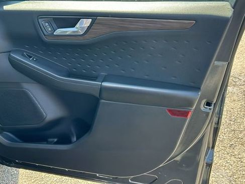 Certified 2020 Ford Escape Titanium AWD/4WD image 10