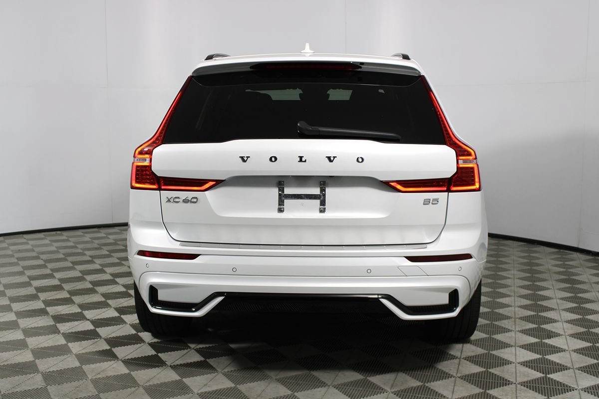 Used 2023 Volvo XC60 B5 Plus w/ Climate Package FWD image 31