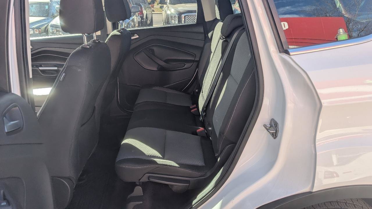 Used 2017 Ford Escape SE AWD/4WD image 10