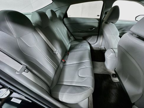 Used 2023 Hyundai Elantra SEL w/ Cargo Package FWD image 24