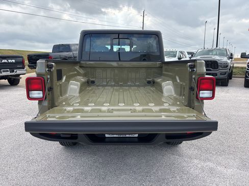 New 2026 Jeep Gladiator Sport image 20