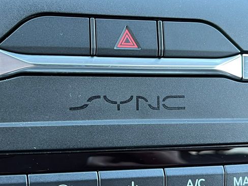 Used 2020 Ford Explorer XLT w/ Equipment Group 202A image 28