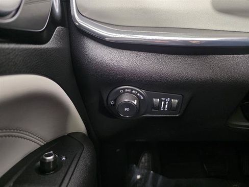 Used 2022 Jeep Compass Limited AWD/4WD image 42