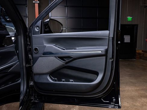 Used 2025 Lincoln Navigator Reserve w/ Jet Appearance Package image 36