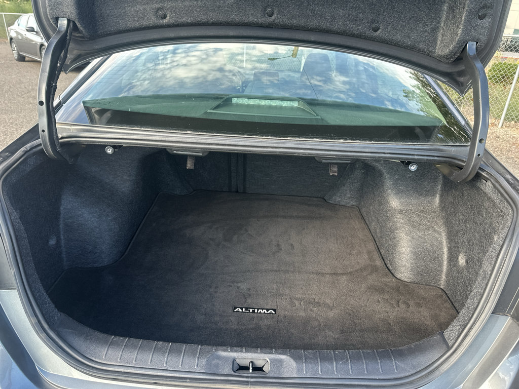 Used 2024 Nissan Altima 2.5 SV FWD image 12