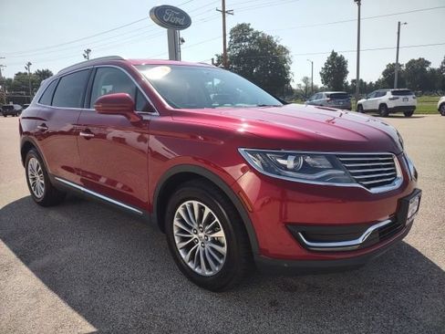Used 2016 Lincoln MKX Select w/ Select Plus Package AWD/4WD image 7