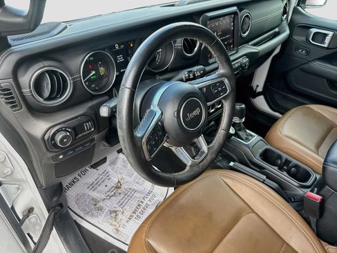Used 2023 Jeep Wrangler Unlimited Sahara w/ Cold Weather Group AWD/4WD image 11