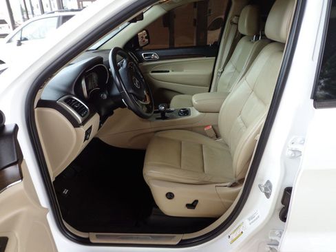 Used 2014 Jeep Grand Cherokee Limited AWD/4WD image 13