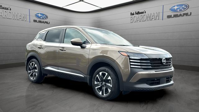 Used 2025 Nissan Kicks SV AWD/4WD image 1