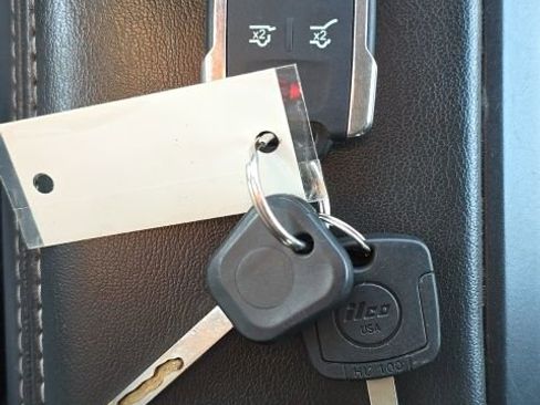 Used 2019 Chevrolet Suburban LT image 26