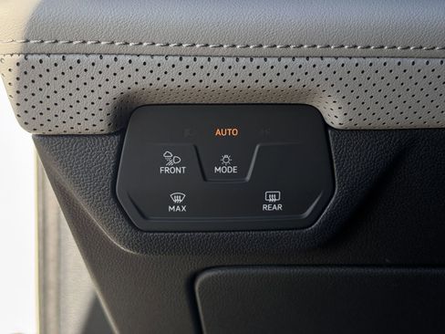 New 2026 Volkswagen Atlas Peak Edition image 25