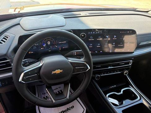 New 2026 Chevrolet Traverse LT w/ Sun and Wheel Package FWD image 8