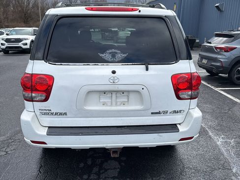 Used 2006 Toyota Sequoia SR5 image 4