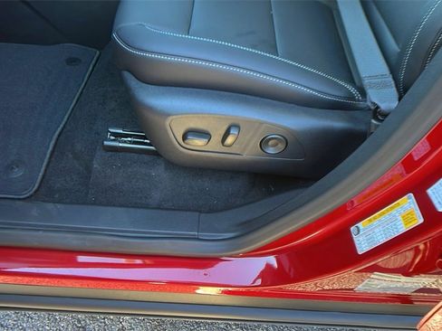 New 2026 Chevrolet Traverse LT image 14