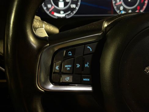 Used 2019 Jaguar F-PACE S AWD/4WD image 16