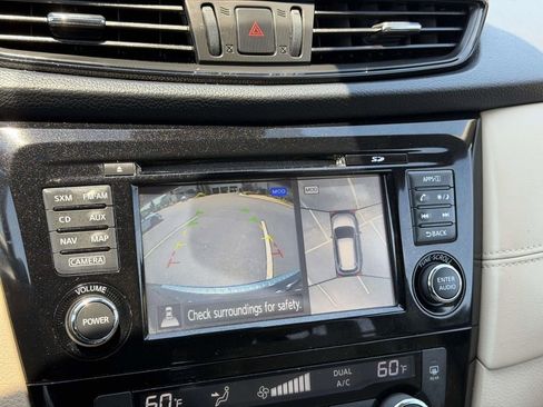 Used 2017 Nissan Rogue SL AWD/4WD image 4
