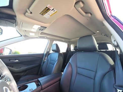 Used 2023 Nissan Rogue SL w/ SL Premium Package image 15