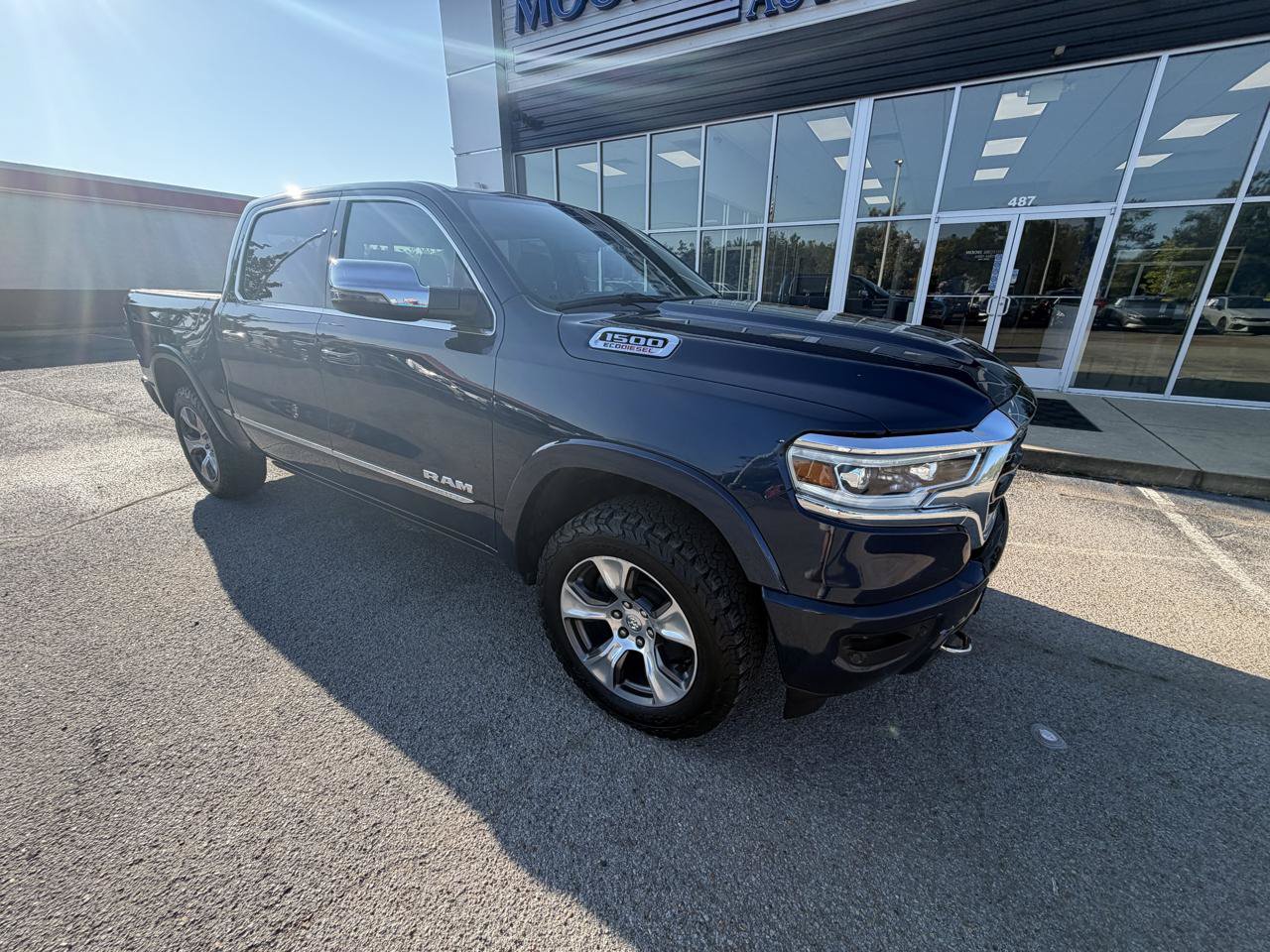 Used 2023 RAM 1500 Limited AWD/4WD image 2