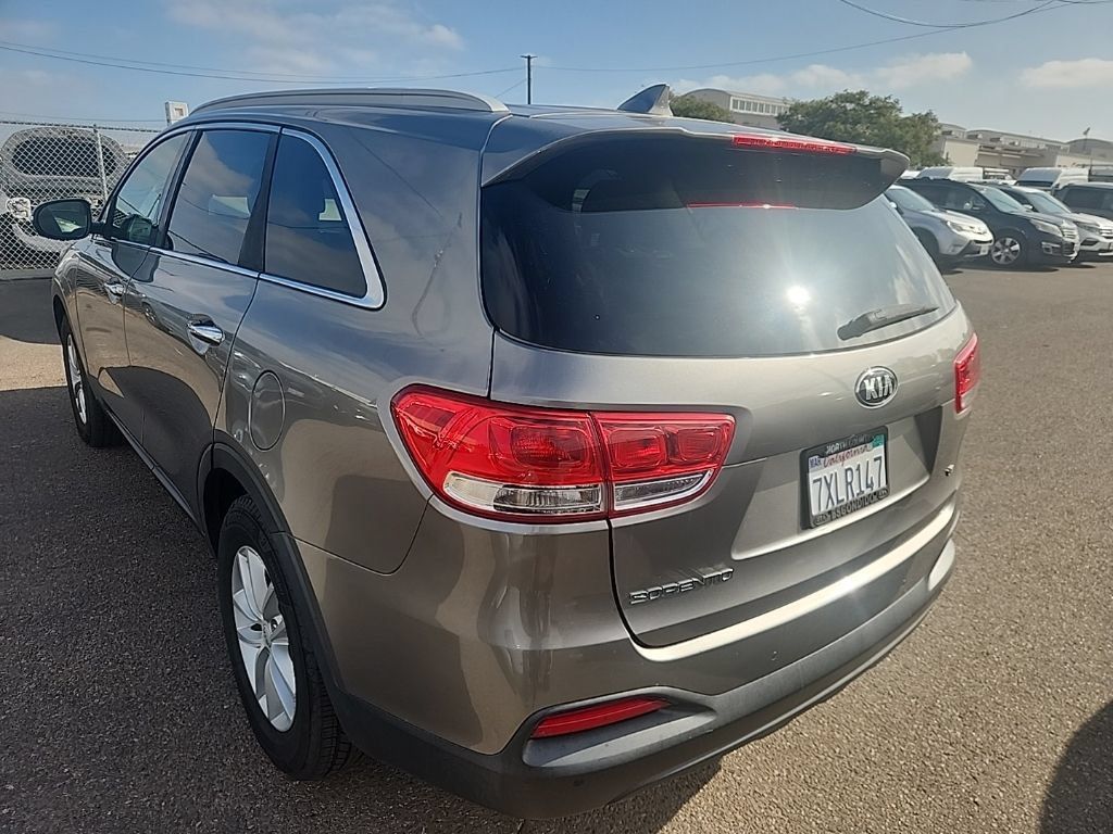 Used 2017 Kia Sorento LX w/ LX V6 Convenience Package FWD image 11