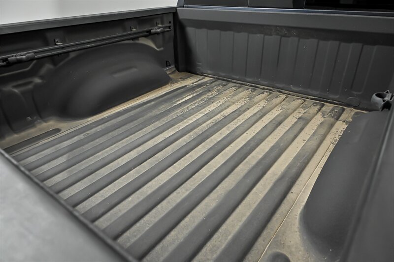 Used 2019 RAM 1500 Laramie AWD/4WD image 10