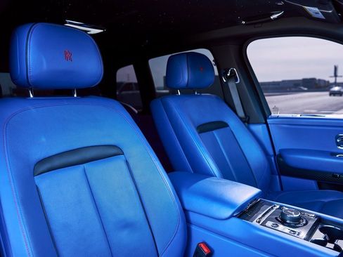 Used 2021 Rolls-Royce Cullinan Black Badge image 48