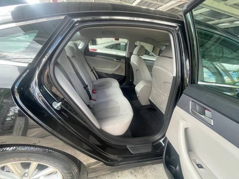 Used 2018 Hyundai Sonata SE w/ Cargo Package FWD image 6