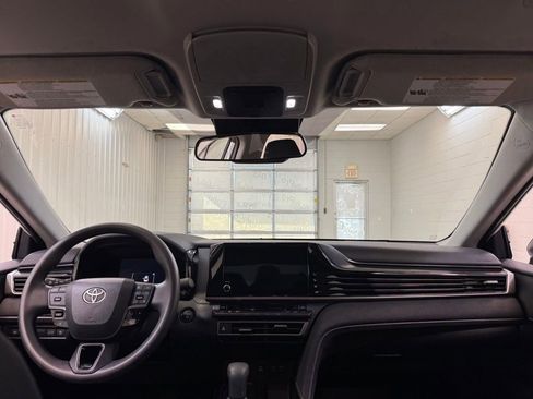 Used 2025 Toyota Camry LE FWD image 18