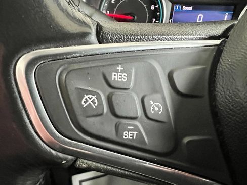 Used 2019 Chevrolet Equinox LT image 18