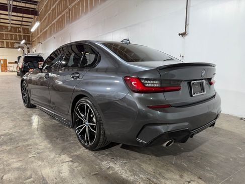 Used 2019 BMW 330i Sedan w/ M Sport Package RWD image 3