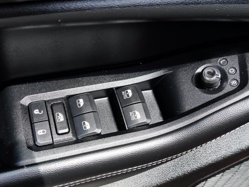 Used 2023 Jeep Grand Cherokee L Laredo AWD/4WD image 19