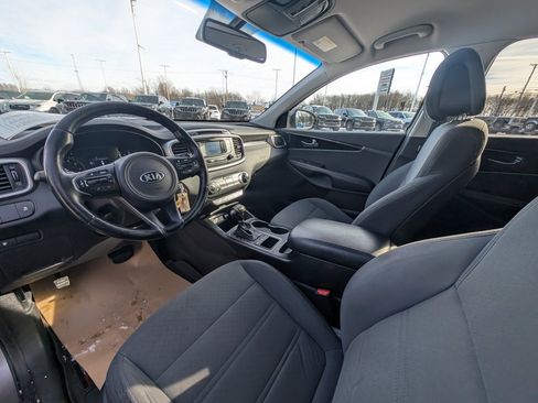 Used 2016 Kia Sorento LX w/ LX Convenience Package image 13