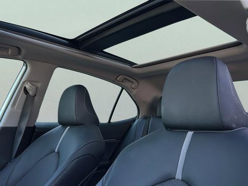 Used 2023 Toyota Camry XSE image 13