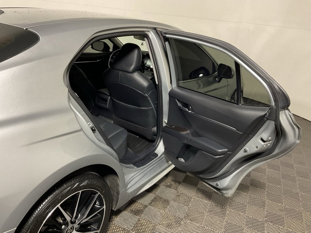 Used 2021 Toyota Camry SE FWD image 31