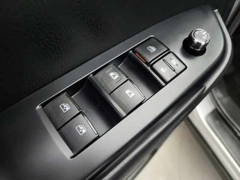 Used 2016 Toyota Highlander XLE AWD/4WD image 23